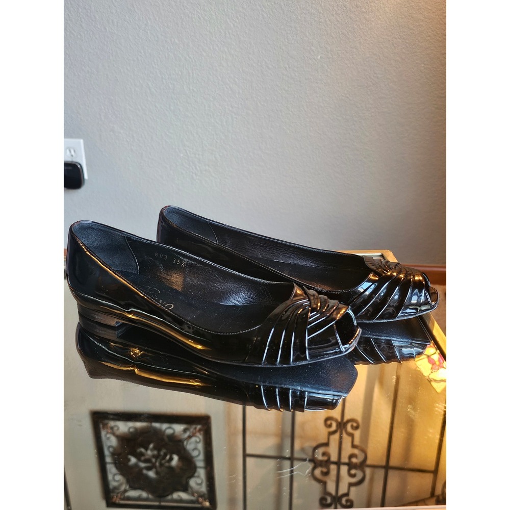 Valentino Garavani Peep Toe Flats Womens 35.5 Black Patent Leather Pleated Knot